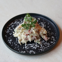 ベーコンとキノコのポテトサラダ