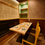 プライベートな飲み会やじっくり語りたいときはこちらのお部屋で…