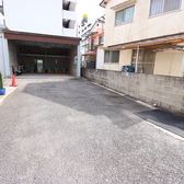 駐車場完備しておりますので、お車でも是非お越し下さい!