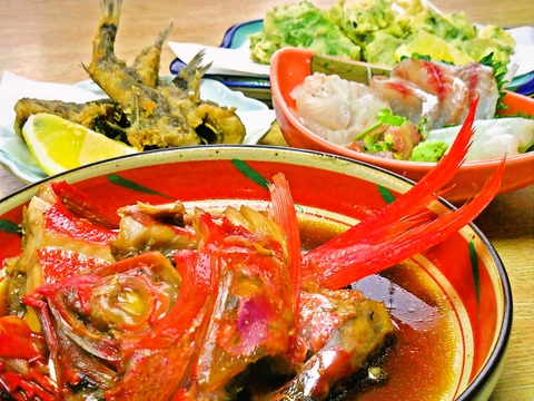 野菜も米も地元の食材を使った、作り手がわかる和食料理店。旬の魚メニュー多数あり。