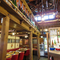 蔵の造りをいかした開放的な店内♪