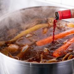 “おいしさ”のヒミツ。（自家製デミグラスソース）