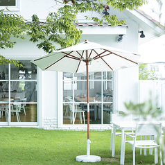 テラス席がリニューアルオープン致しました。開放的なテラス席でステキな時間を♪BBQもできます♪