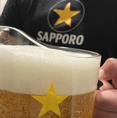 ビールやハイボールなどお酒と相性抜群な焼鳥は、1本からご注文可能。1本1本丁寧に焼き、アツアツの一番美味しい状態でご堪能いただけるのでお酒が進む！