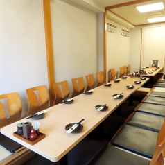 最大22名様までの宴会が可能です。一本一本丁寧に焼き上げたくわ焼きと、宮崎牛を堪能できる豪華コースは、幹事様にも大好評。忘年会や各種宴会に最適です。