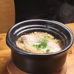 〆の新定番鯛の土鍋ごはん