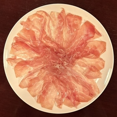 ヨーロッパ産極薄生ハムと厳選ワインが奏でるハーモニー