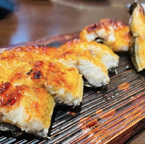 うなぎ地焼や新鮮な刺身に、充実の日本酒や焼酎も楽しめる！