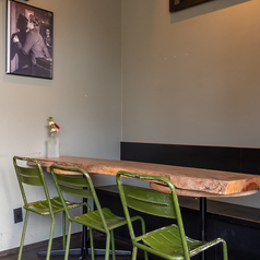 オシャレな店内は様々なお席をご用意◎大小様々なタイプのお席をご利用シーンに合わせてご用意しております！女子会・誕生日会・デート・合コン・プチ宴会などにもぜひ◎各種宴会や仕事終わりの飲み会等も大小問わず受付できるようお席の組み合わせは柔軟にご対応致します♪