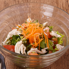 蒸し鶏のごまドレサラダ