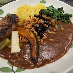 野菜たっぷりカレー(サラダ・スープ付)