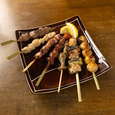焼き鳥串盛り合わせ