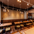 【大型モニター完備】スポーツ観戦などにご利用いただけます。お酒と料理だけでなく、照明にもこだわった店内は雰囲気抜群！心地良いひとときをお過ごしいただけます♪