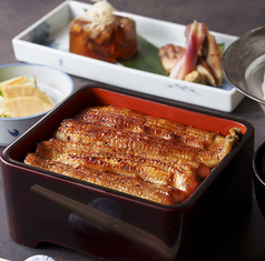 鰻本来の味を伝統の江戸前手法でご提供します