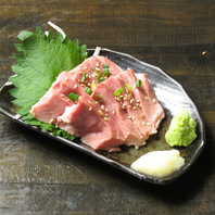 「肉刺し各種」480円～（税込）