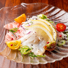 マグロと海老とつぶ貝のカルパッチョ