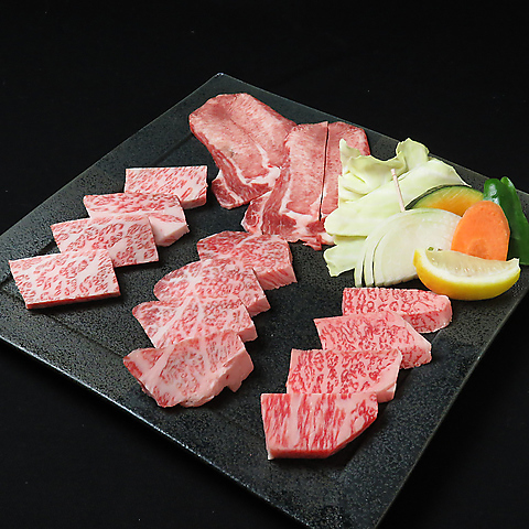 創業58年の老舗が贈る佐賀牛盛合せ2,200円からお得に大満足！飲み放題等コースも充実