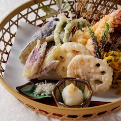 海老と季節野菜の天ぷら盛り合わせ