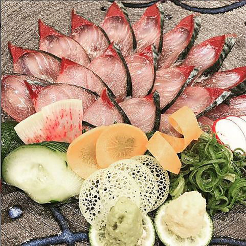 居酒屋のちに結（ユウ）特製！目にも鮮やかな地魚のお造り♪