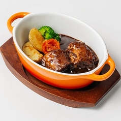 LIONビーフシチュー〈ハーフサイズ〉