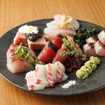 高知県宿毛直送。本日の旬鮮魚を楽しむ名物御造り六点盛り