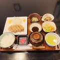 料理メニュー写真 本日のメインA～Iの中からお選びください・小鉢3種・香の物・ご飯・お味噌汁