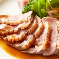 料理メニュー写真 フランス産鴨胸肉のロースト　ポートワインソース