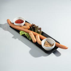 【肉】大きなソーセージ盛り合わせ