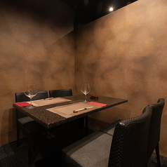 記念日や誕生日などの特別なディナーにも最適◎鉄板から少し離れているので小さなお子様が一緒の方も安心。