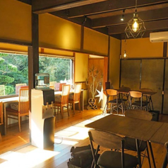 レストランカフェ アンドットの雰囲気1