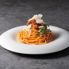 ズワイ蟹のトマトクリームパスタ