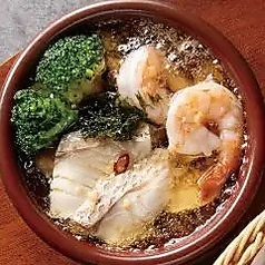 高知県産黒潮真鯛と海老のアヒージョ