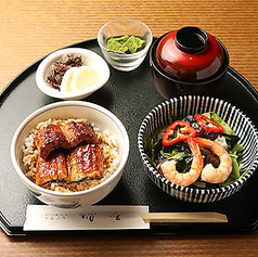 ミニうなぎ丼/サラダ/デザート付