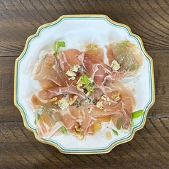 ジャンボン生ハムとブルーチーズのサラダ　メープルシロップ和え