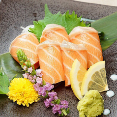 サーモンお刺身