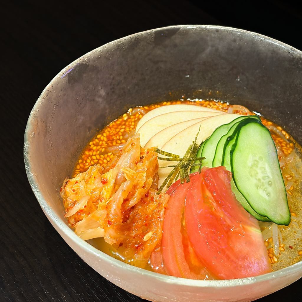 冷麺・ビビンバ等、サイドメニューも豊富。お肉以外も自信あり！