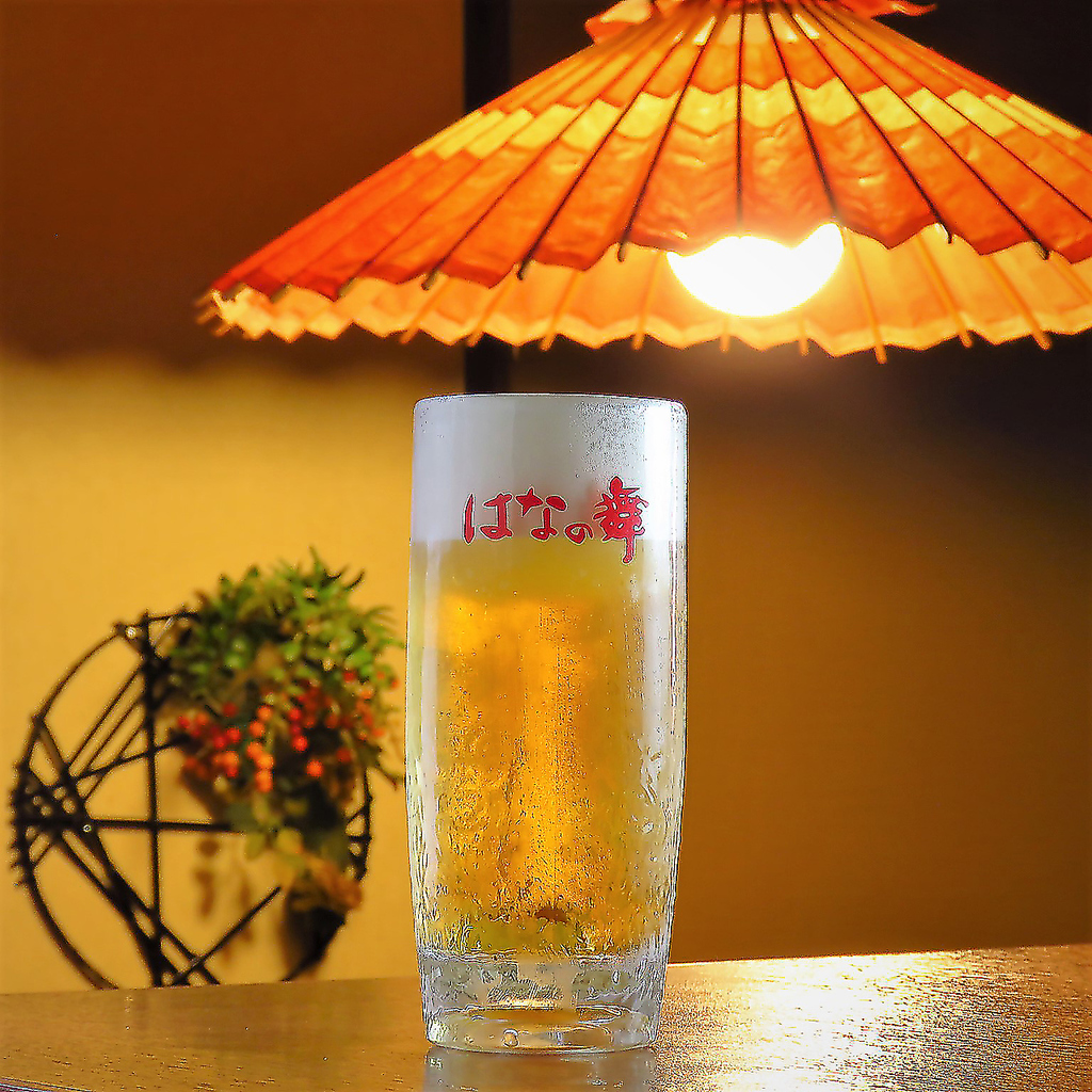 まずはビールで乾杯♪料理もお酒も種類豊富にございます！各種宴会コースは飲み放題付き★