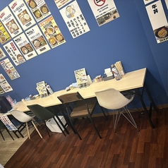 2~3名様用テーブル席です。