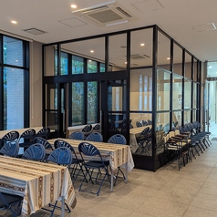 テーブル6名様×10テーブル＋カウンター席