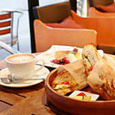 立川 akari アカリ カフェの雰囲気2