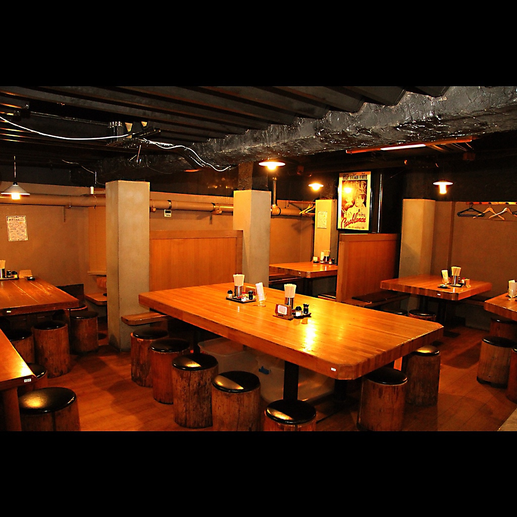 学生さんのコンパや会社宴会にもオススメ。2Ｆを貸し切って、プライベート感あふれる宴会を。