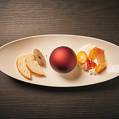 こだわり食材で作る一品料理。映える名物【ミートスパ】も必食！の写真