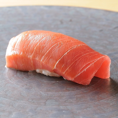 【酢からこだわる】魚介の旨味をじっくり引き出した『熟成寿司』をカジュアルに◎