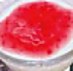 【ケーキ】杏仁豆腐 イチゴソースがけ