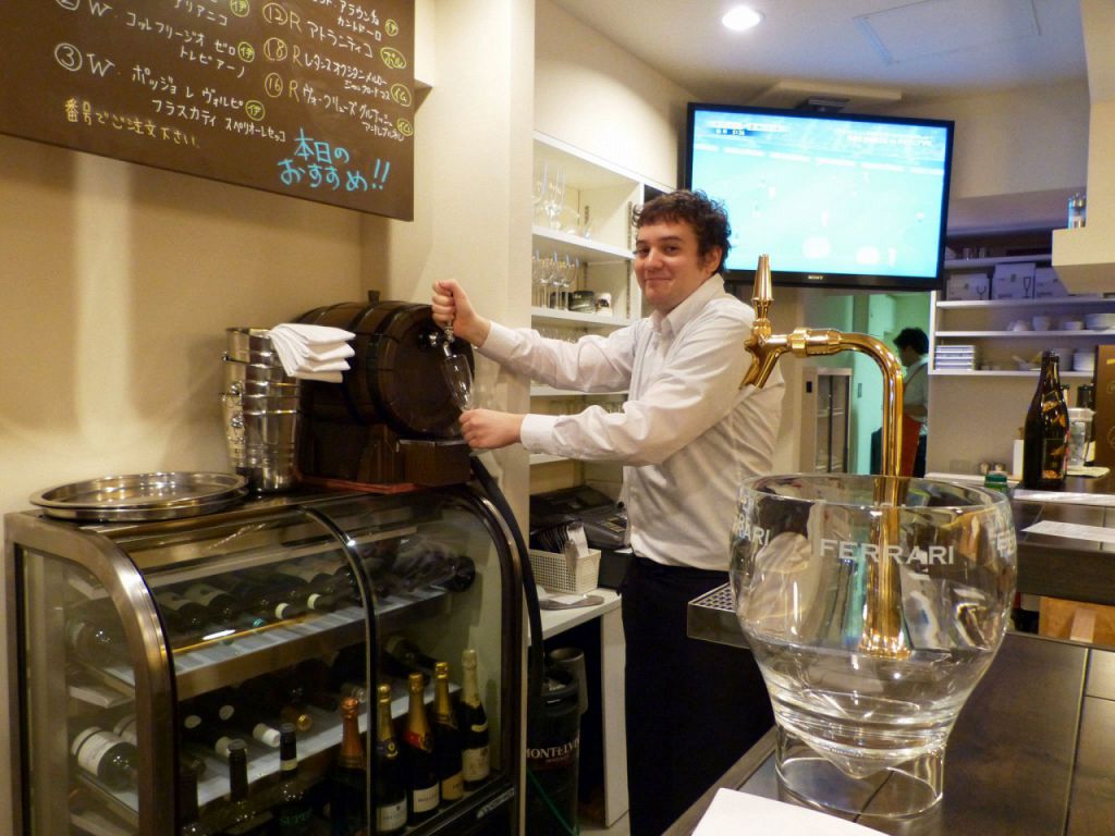 京都のワイン好きが集まるお店☆銘柄は100種以上！！豊富に取り揃えてます！！