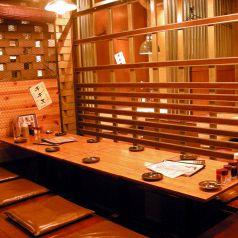 木の温もり溢れる店内