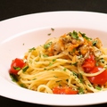 料理メニュー写真 愛知産　活あさりとミニトマトのビアンコ　スパゲティーニ