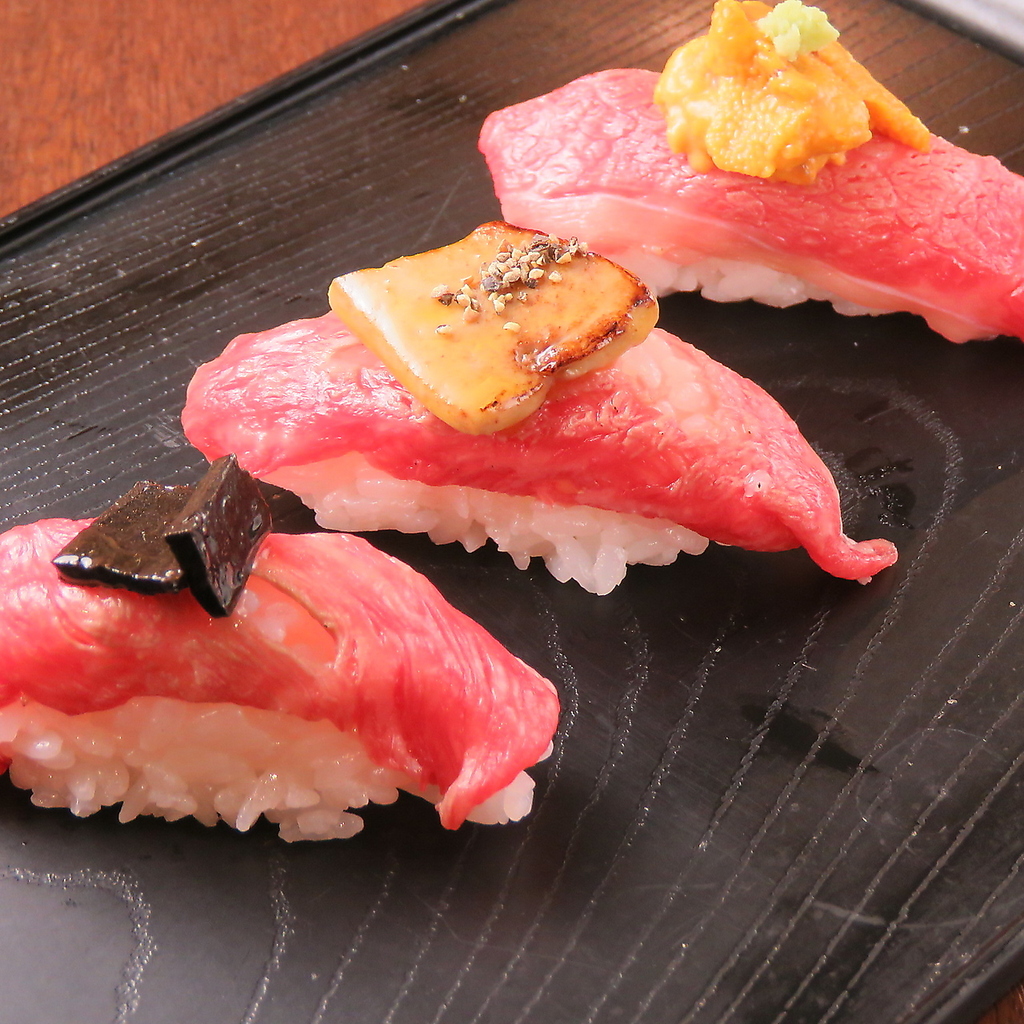 肉寿司　うに、トリュフ、フォアグラ