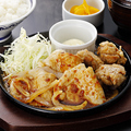 料理メニュー写真&nbsp;岩中ポークの鉄板生姜焼きとから揚げの合い盛り定食