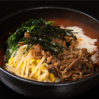 野菜やサラダ、ご飯もののサイドメニューも豊富です！